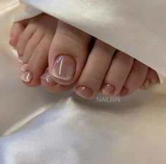 Pearl Toe Nails, Pedicure Gel, Feet Nail Design, Gel Toe Nails, Toe Nail Color, Pretty Toe Nails, Hello Nails, Cute Toe Nails, Pretty Gel Nails