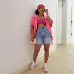 Simple Curvy Outfits, Chill Bbq Outfits, Plus Barbie Outfits, Summer Baddie Outfits Casual Shorts, Dinner Outfit Cold Weather, Afro 80s Fashion Black Women, Barbie Outfit Ideas For Women Casual, Out Of Town Outfit Ideas, Cool Summer Outfits Women