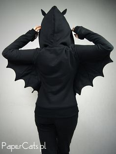 Black bat hoodie made of black stable cotton. Hoodie has twop big bat wings and ears. Sweatshirt has a double hoods, zip on the front and two big pockets. It fits with the indentation at the waist, suits perfectly to feminine figure. You can wear it under the jacket, after leaving the arms, wings are closed. Check your size. Shipping time to: Europe to 10 days US and Canada 7- 30 days Australia and the rest of the world- 10-30 to days Very rarely international shipping time may takes long... Bat Hoodie, Bat Costume, Harajuku Hoodie, Dragon Hoodie, Estilo Punk, Sammy Dress, Goth Outfits, Cosplay Outfits, Dark Fashion