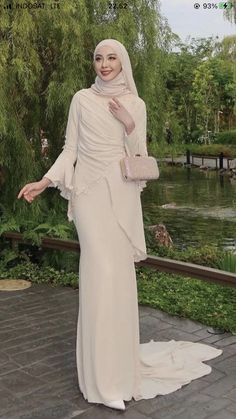 Dress Tunang, Baju Raya Ideas, Dress Promnight, Dress Malaysia, Baju Kurung Moden Style, Cream Bridesmaid Dresses, Braidsmaid Dresses