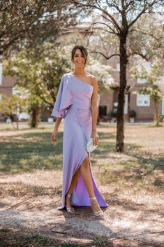 Vestido Color Lila, Engagement Photo Outfits Fall, Bridesmaid Attire, Fiesta Outfit, Midi Dress Formal, Backless Wedding Dress, Formal Looks, Event Dresses