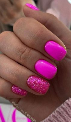 Nail Designs Black Glitter, Glitter Nails Pink, Nails Blue Glitter, Red Glitter Nails, Short Square Nail, Clear Glitter Nails, Purple Glitter Nails, Square Nail