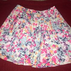 J Crew Skirt Lined Multi Color Flowers Back Zip Closure Pleated Light And Flowy Fabric Nwt Size 00 Bin A12 Pink Casual Mini Skirt For Spring, Casual Pink Mini Skirt For Spring, Pink Full Skirt Bottoms For Day Out, Pink Full Skirt For Day Out, Multicolor Tiered Skort With Lined Skirt, Pink Flared Skort For Summer, Pink Floral Print Skirt For Spring, Spring Pink Floral Print Skirt, Pink Flared Skort For A Day Out