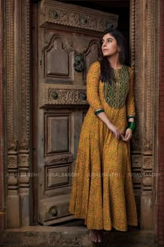 Designer Anarkali Dresses Cotton, Anarkali Dress Pattern Cotton, Cotton Bandhej Kurti Designs, Ajrakh Anarkali Designs, Cotton Long Dress Designs, Cotton Anarkali Dress Pattern, Ajrak Frock Designs, Ajrak Anarkali, Ajrak Kurti Designs