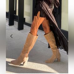 New $200 Dolce Vita X Anthropologie Fynn Boot In Truffle Suede Sizes: 6.5, 7.5 Currently Retailing On Site For $200. Inventory: B.70 Women’s Knee High Boot Outfit, Brown Suede Outfit, Beige Boot Outfit, Fall 2024 Boot Trends, Vineyard Outfit Winter, Suede Knee High Boots Outfit, Tall Brown Boots Outfit, Camel Suede Boots, Tan Boots Outfit