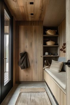 Inviting front hallway with Japandi-inspired elements Oak Mudroom, Rustic Hallway Decor, Modern Cabinetry, Rustic Hallway, Modern Ranch House, Mudroom Entryway, Mudroom Decor, Calming Spaces, Mudroom Design