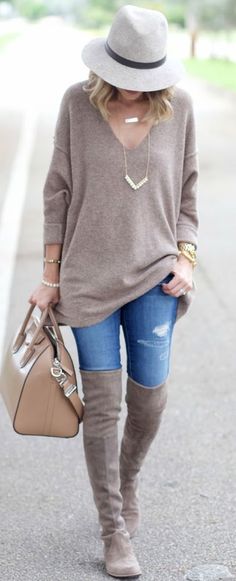 Outstanding Summer Fresh Look. Lovely Colors and Shape. Mode Tips, Outfit Inspiration Fall, Sweaters Oversized, Fall Winter Outfits, Casual Fall, Over The Knee Boots, Over The Knee