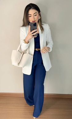 #calçaazulmarinho Blazer Off White, Fall Closet, Work Suits, Style Mistakes, Office Outfits, Semi Formal, Work Outfit