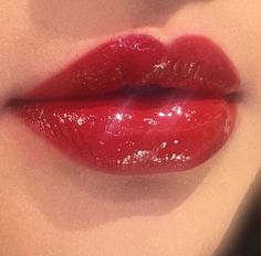 Romeo I Julia, Kesha, Glossy Lips, Halloween Make, Red Lipstick, Red Aesthetic, Aesthetic Makeup