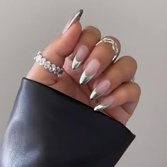 Silver Chrome French Tips Chrome Nails Ideas, Paznokcie Hello Kitty, Blue Homecoming Nails, Nails Inspo Aesthetic, Acrylic Nails Square, Homecoming Nails Almond, Kutek Disney, Unghie Sfumate, Nails Acrylic Pink