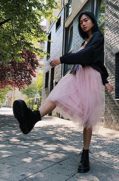 Where a Fashion Stylist Would Tell You to Get Your Winter Boots Pink Tulle Skirt Outfit, Best Winter Boots, Plus Zise, Pink Tulle Skirt, Vegan Leather Boots, Otk Boots, Beige Outfit, Rock Outfits