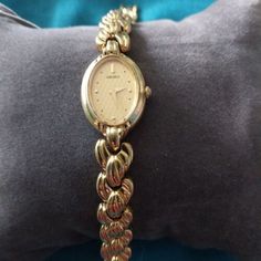 ad eBay - Find many great new & used options and get the best deals for Vintage Seiko SXJZ22 Gold Tone Base Metal 1N00-5L28 at the best online prices at eBay! Free shipping for many products! Seiko Vintage Watch Woman, Vintage Watches Women Classy, Seiko Watches Women, Vintage Gold Watch, Seiko Watch, Vintage Watches Women, Classy Jewelry, Seiko Watches, Watch List