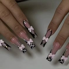 These stunning nails feature a sleek black French tip design accented with delicate crisscross patterns and embellished with soft pink 3D bows. The glossy nude base enhances the elegance, while rhinestones add a touch of sparkle, creating a chic and feminine look perfect for special occasions. Fake Nail Tips, Wave Nails, Square Press On Nails, Brown French, China Nails, Nails Love, Nagel Tips, Nail Type, Nail Remover