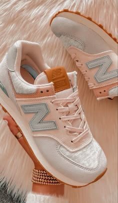 New Balances Preppy, Cute Trendy Tennis Shoes, Cute New Balance Shoes Women, Cute New Balance Shoes 574, Comfy Cute Shoes, Cute Shoes 2023, Shoes Aesthetic New Balance, Easy Summer Lunch Recipes, New Balance Shoes Womens