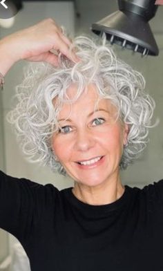 28 HAIRSTYLES FOR WOMEN OVER 70 - valemoods Short Curly Hairstyles For Women, Curly Hair Trends, Short Wavy Haircuts, Short White Hair, Natural Curly Hair Cuts, Grey Curly Hair, Best Hairstyles For Women, Haircuts For Women Over 50, Beautiful Gray Hair