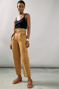 Women's Winter Outfits, Edgy Looks, Paperbag Pants, Casual Outfit Inspiration, Style Goals, Tapered Trousers, Trendy Clothes For Women, Weekend Wear, 50 Fashion