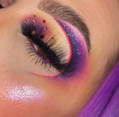 Difficult Eyeshadow Looks, Creative Pink Makeup, Artsy Makeup, Rhinestone Makeup, Work Makeup, Ethereal Makeup, Eye Makeup Designs