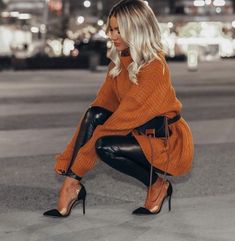 Light Sweater Outfit, Orange Sweater, Moda Chic, Trendy Fall Outfits, Trendy Fall, Leather Pumps