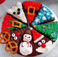 a cake decorated to look like christmas pie