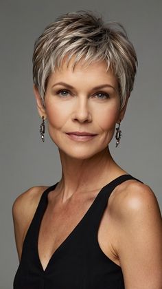 Stylish Short Hairstyles for Women Over 50 Judy Dench Hair, Short Spiky Hairstyles, Bob Haircut Curly, Pixie Hair, Edgy Short Hair