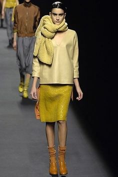 Chartreuse Color, Diesel Trucks, Fashion Images, 가을 패션, Mellow Yellow, Fashion Shows, Fashion Colours, Fashion Photo