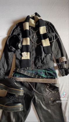 Male Fits Y2k, Visual Kei Outfit Ideas Men, Mens J Fashion, Visual Kei Outfit Ideas Male, Social Collision Clothes, Gyaruo Outfits, Gyaruo Men Fashion, Visual Kei Men, Vkei Outfits Men