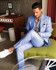 Be inspired by Aleks Musika! Follow us on TUMBLR and INSTAGRAM! White Plimsolls, Terno Slim Fit, Terno Slim, Light Blue Suit, Mens Fashion Blog, Mens Style Guide, Men’s Suits