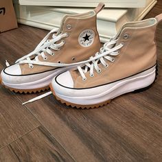 -Brand: Converse -Size 8 -Color: Brown -Platform -High Tops -Barely Worn Converse Brown, Hightop Sneakers, Womens Converse, Converse Shoes, High Tops, Converse, Women Shoes, Fashion Outfits, Sneakers