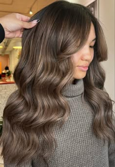 Brunette For Grey Hair, Chocolate Brunette Highlights, Riviera Brunette, Latte Brunette Balayage, Latte Brunette, Naturally Wavy Hair Cuts, Jayne Matthews, Balyage Long Hair, Dark Brown Hair Balayage