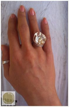 Future Engagement Rings, Dope Jewelry, Funky Jewelry, Jewelry Lookbook, Stacked Jewelry, Shell Jewelry, Girly Jewelry