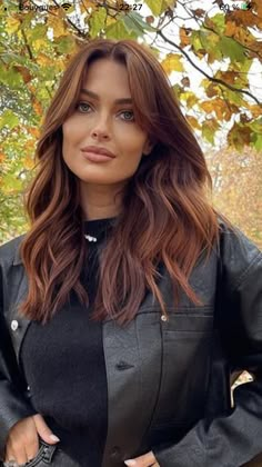 Brown To Auburn Hair Before And After, Long Brown Hair Transformation, Brunette Hair With Ginger Highlights, Haircut Winter 2023, Ginger Hair On Brunette, Copper Balayage Brown Hair, Copper To Brown Hair, Brown To Ginger Hair Before And After, Chocolate Brown Hair Pale Skin Blue Eyes