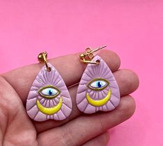 I know there are some beautiful witches out there, so be your spooky self ️💕 Handcrafted super lightweight polymer clay and UV resin Oujia board earrings made with hypoallergenic gold-plated stainless steel. Perfect gift for a witchy ghost-lover, fortune teller, or any spooky gal in your life. Witchy Clay Jewelry, Witchy Polymer Clay, Witchy Clay Crafts, Polymer Clay Witch, Clay Witch, Beautiful Witches, Witchy Women, Beautiful Witch, Fortune Teller