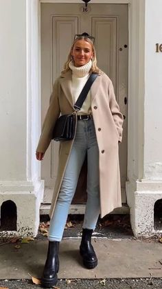 Peacoat Outfit, Looks Adidas, 00s Mode, Stile Blair Waldorf, Adrette Outfits, December Outfits, Makeup Pics