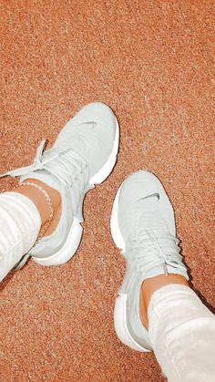 Shoes For Gym For Women, Workout Shoes Aesthetic, Nike Gym Shoes Women, Cute Gym Shoes, Gym Sneakers Women, Gym Shoes For Women, Me Pic, Nike Gym Shoes, Gym Sneakers