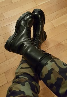 Skinhead Boots, Motorcycle Leathers Suit, Skinhead Fashion, Ranger Boot, Combat Boots Men, Horse Riding Clothes, Diesel Punk, Army Boots, Military Boots