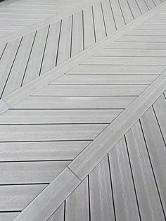 close up images of the oyster beige coloured composite decking laid for a customer in a stylish herringbone pattern. Chevron Decking, Diagonal Decking, Deck Ideas Townhouse, Deck Refresh, Mound House, Garden Details, Outdoor Look