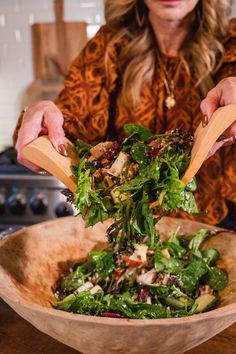 A Beautiful & Delicious Seasonal Salad — Crazy Blonde Life Budget Salad, Salads To Go, Seasonal Salad, Winter Salad, Seasonal Recipes, Salad Ingredients, Healthy Salads, Delicious Salads, Salad Bowls