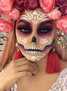 Makijaż Sugar Skull, Maquillage Halloween Simple, Skull Face Paint, Dead Makeup, Halloween Makeup Diy