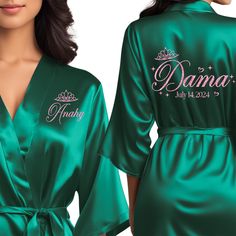 Emerald green quinceanera robes for damas. Beautiful satin emerald green robes with pink glitter. Emerald Green Quince Dress Cape, Emerald Green Silk Robe Quince, Emerald Green Butterfly Quince Dress, Mis Quince Robe, Emerald Green Bridesmaid Robes, Custom Robes, Personalized Robe, Quinceanera Party, Womens Robes