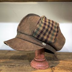 Paperboy Hat Aesthetic, News Boy Hat Outfit Women, Newsie Cap, Messenger Hat, Aesthetic Hats, Fun Hats, Cool Hat, Hat Aesthetic, Funky Hats