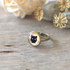 Black Cat Ring. Halloween Ring. Adjustable Ring. Halloween Jewelry. Glass Dome Ring. Small Kitty Rin Black Cat Design, Vintage Black Cat, Halloween Ring, Tom Y Jerry, Cute Ring, Gift Wrap Tags, Black Kit, Cat Ring, Ruby Jewelry