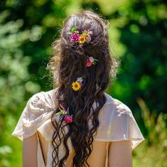 A beautiful set of five hair pins with sunflowers, burgundy and dusty pink roses, rannuculus and artificial foliage. These unique hair pins are made using handmade paper flowers and artificial foliage for that perfect final touch to your big day. It comes with all the beauty of real flowers but will never wilt and so will be a forever keepsake. They easily slide into the hair and adds a beautiful finish to any style. They are so versalitile and can be worn together, scattered through the hair or have one or two pins in the bridesmaid's hair. This bespoke piece is perfect for either the bride, bridesmaid or mother or the bride and/or groom. Each hair piece is handmade in my Madgicks Studio and it will be beautifully packaged for that extra special touch. Flowers In Hair For Wedding, Dusty Pink Hair, Dusty Pink Roses, Hair For Wedding, Floral Wedding Hair, Hair Pins Bridal, Floral Hair Pins, Artificial Foliage, Unique Hair