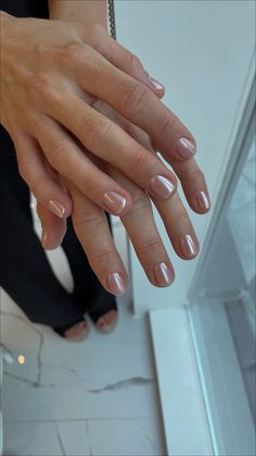 Bridesmaids Nails Short, Single Color Manicure, Short Natural Manicure, Nail Inspo Clear, Short Nail Inspo 2024, Short Clean Nails, Aesthetic Short Nails, Manicured Nails, Lost 100 Pounds