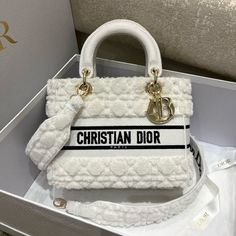 Stylish Handbags, Branded Packaging, Ladies Handbags, Cute Bags, Womens Purses, Luxury Items, Dior Bag