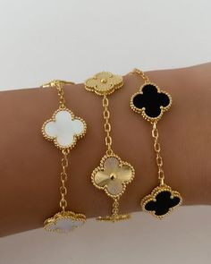 Gold Luxury Bracelets Set - Clover Crystals & Tennis Bracelet White And Gold Jewelry Aesthetic, Van Cleef Stack, Vancleefarpels Bracelet, Luxury Gold Bracelet, Van Cleef Bracelet, Stylish Jewelry Accessories, Xoxo Jewelry, Luxury Bracelets, Bracelet Stacks