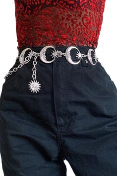 Moon and Stars Chain Belt Celestial Aesthetic Celestialcore Fashion, Astrocore Aesthetic Outfits, Moon Belt Outfit, Moon Themed Clothes, Moon Outfit Aesthetic, Celestial Outfit Aesthetic, Celestial Witch Costume, Space Inspired Outfits, Celestial Aesthetic Clothes