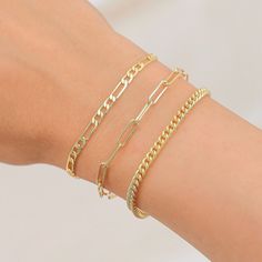 Gold Filled Figaro Bracelet (5761493467302) Stylish Alphabets, Dainty Gold Bracelet, Curb Chain Bracelet, Accesories Jewelry, Bracelet Minimalist, Bracelet Dainty, Dainty Bracelet, Gold Necklace Layered, Hand Chain