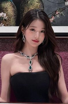 Wonyoung Modeling, Wonyoung Model, Wonyoung Beauty, Wonyoung Hair, Wonyoung Makeup, Inverted Triangle Outfits, Jang Wonyoung Ive, White Korean, Jeon Jungkook Photoshoot