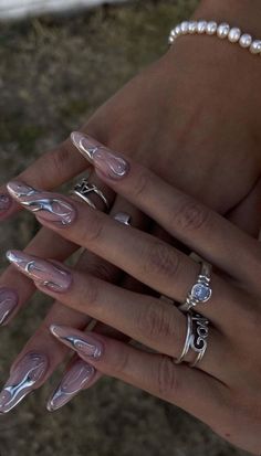 Acrylic Nail Neutral, Minimalist Nails Valentines, Acrylic Nails Minimalist, Aesthetic Sky Photos, Nails Minimalistic, Beyonce Nails, Minimalistic Nails, Nails Minimal, New York Cafe