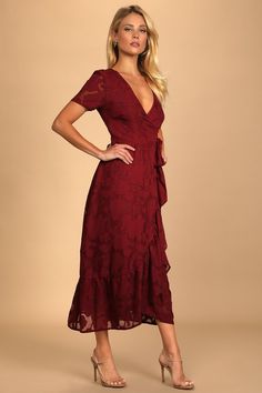 Spring Dresses For Wedding Guest Nordstrom, Burgendy Party Dress, Elegant Midi Dresses Wedding, Burgundy Mother Of The Groom Dresses, Country Wedding Outfits For Women Guest, Rustic Wedding Guest Attire, Fall Outdoor Wedding Guest Dress, Burgundy Dress Accessories, Bohemian Wedding Guest Dress